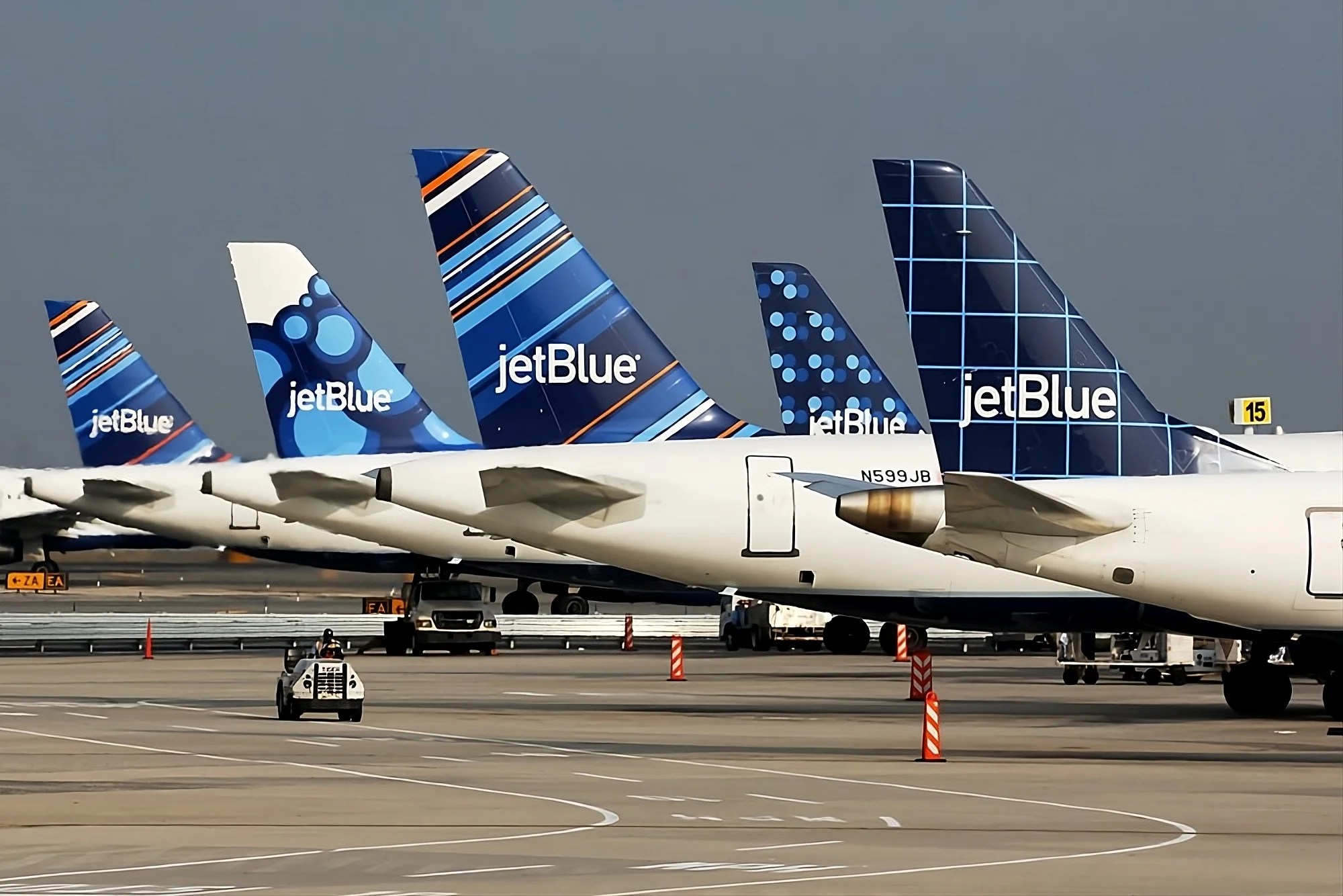 JetBlue Faces Passenger Chaos with Total Trip Cancellations on October 13-14